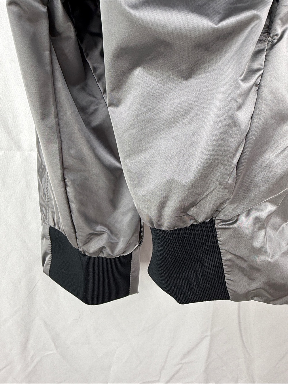 ZYIA Active Women’s Size Large Silver Metallic Gray Hooded Windbreaker Jacket - Picture 5 of 10